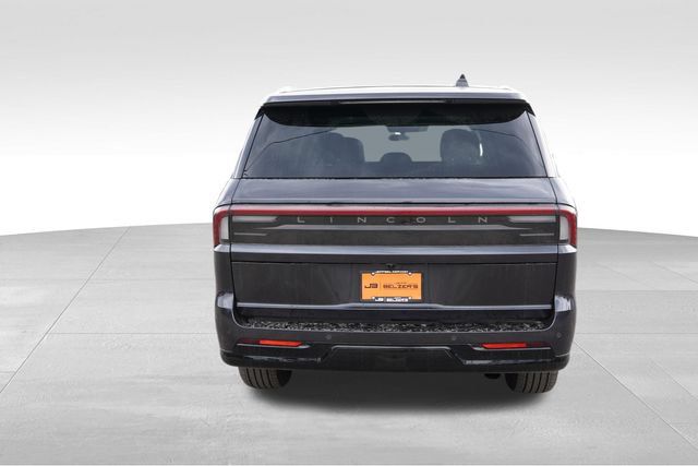 Used 2025 Lincoln Navigator L Reserve AWD/4WD image 6