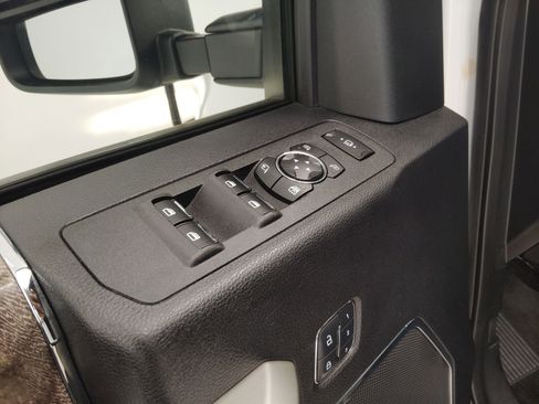 Used 2017 Ford F250 Lariat w/ Lariat Value Package image 23