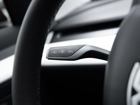 Used 2023 Tesla Model 3 Standard Range RWD image 16