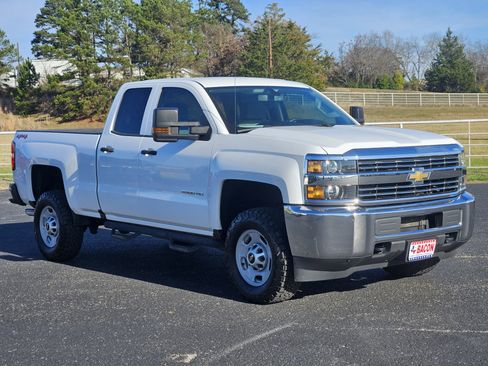Used 2018 Chevrolet Silverado 2500 W/T w/ WT Convenience Package image 3