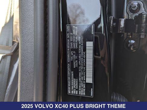 New 2025 Volvo XC40 B5 Plus w/ Protection Package Premier AWD/4WD image 25
