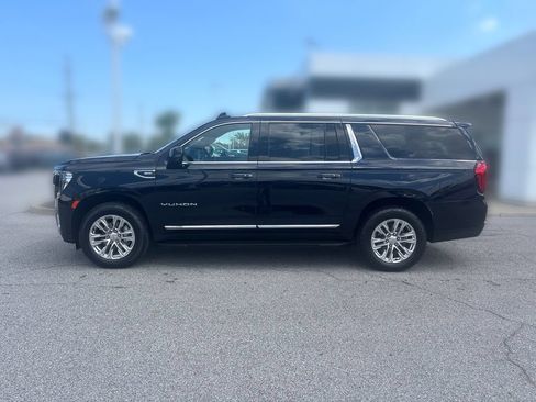 Used 2023 GMC Yukon XL SLT w/ SLT Premium Package AWD/4WD image 2
