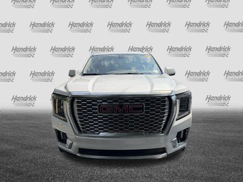 Used 2021 GMC Yukon Denali w/ Denali Ultimate Package AWD/4WD image 3
