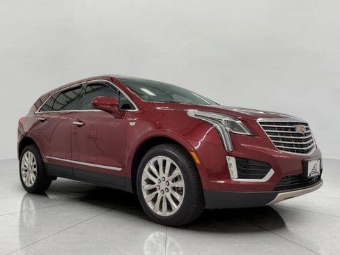 Used 2017 Cadillac XT5 Platinum AWD/4WD image 1