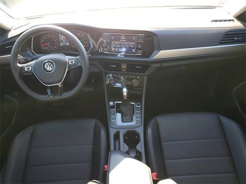 Certified 2021 Volkswagen Jetta SE image 16