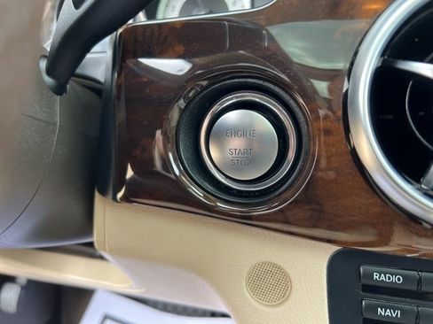 Used 2015 Mercedes-Benz GLK 350 2WD image 40