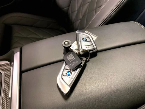 Certified 2023 BMW X6 xDrive40i w/ Executive Package image 13