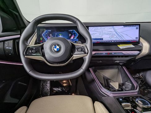 Used 2025 BMW X3 xDrive30i w/ Convenience Package image 17