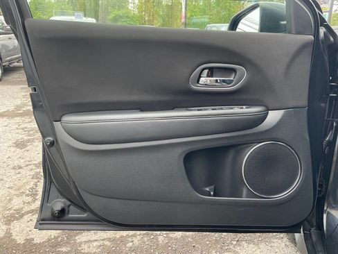 Used 2018 Honda HR-V EX image 9