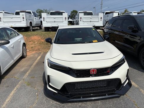 Used 2025 Honda Civic Type R image 2