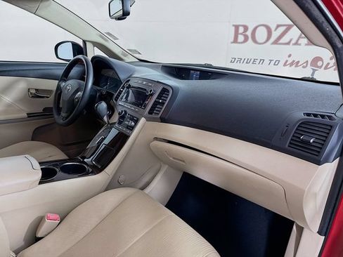 Used 2010 Toyota Venza FWD image 29