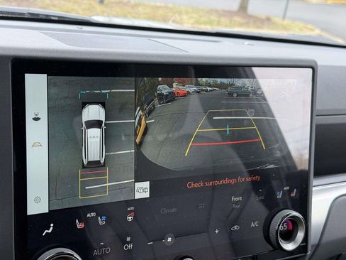 Used 2024 Lexus GX 550 w/ Accessory Package (2T) image 11