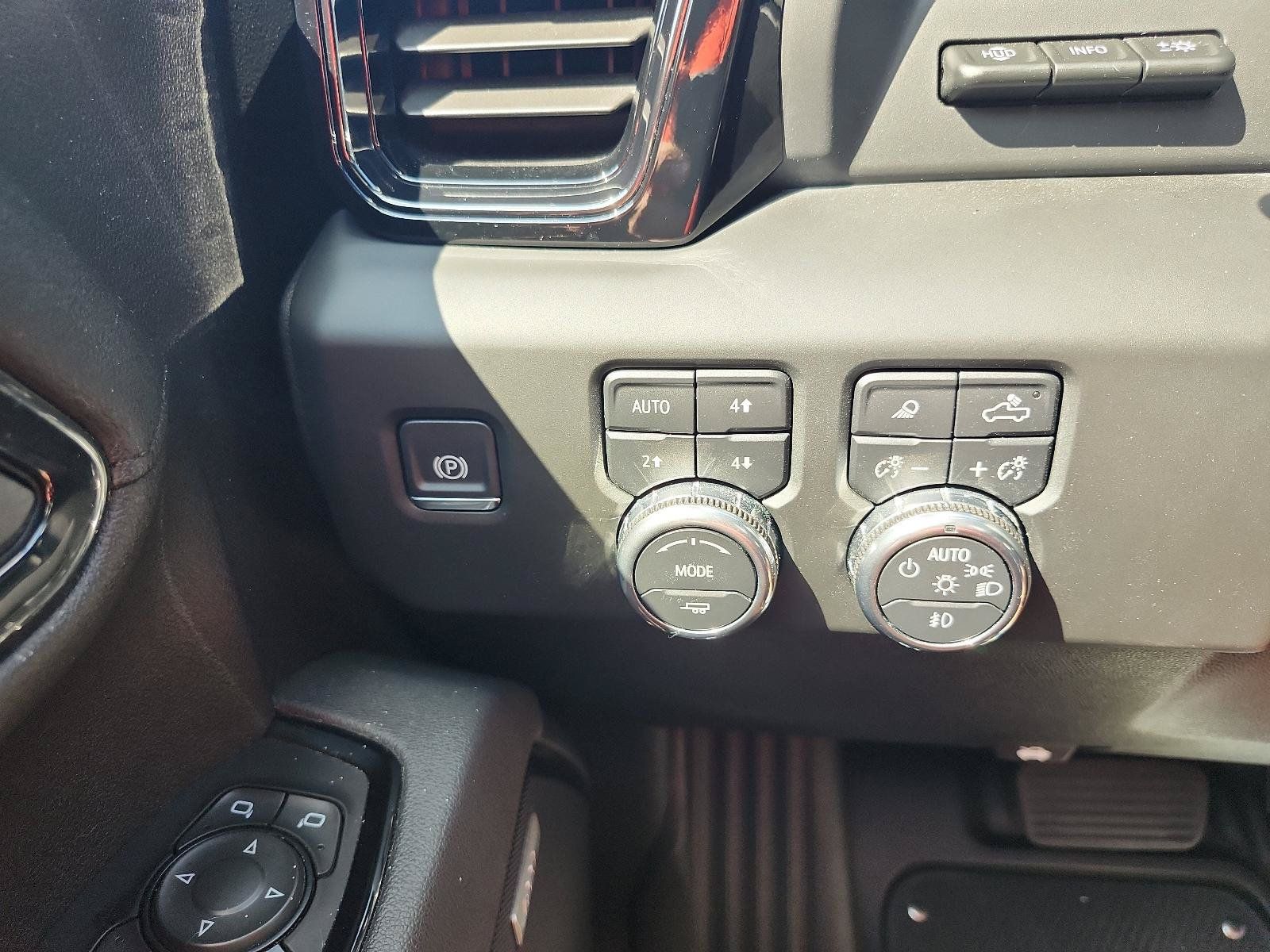 Used 2025 GMC Sierra 2500 AT4 w/ AT4 Premium Plus Package AWD/4WD image 25