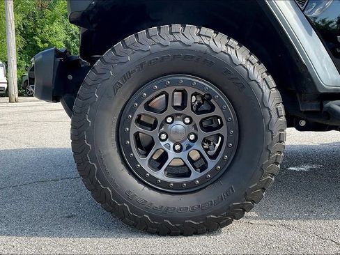 Used 2022 Jeep Wrangler Unlimited Sport w/ Xtreme Recon 35" Tire Package AWD/4WD image 28