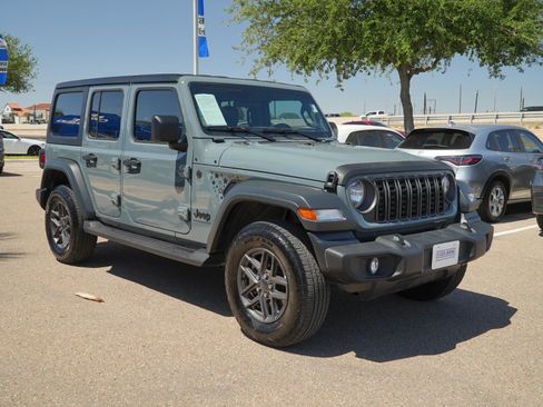 Used 2025 Jeep Wrangler Sport S image 3