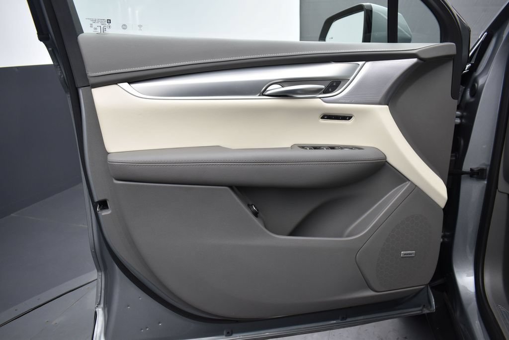 Certified 2024 Cadillac XT5 Premium Luxury AWD/4WD image 9