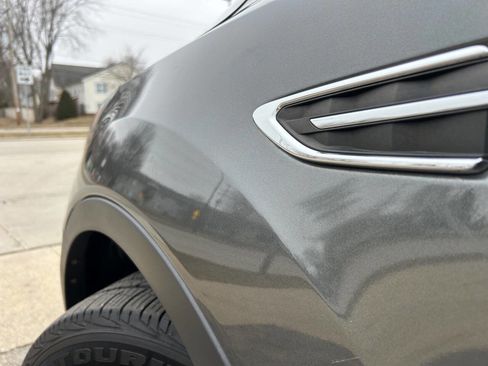 Used 2019 Ford Escape SE image 12