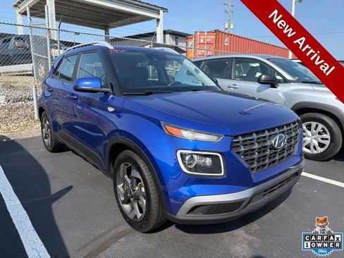 Used 2022 Hyundai Venue Limited w/ Cargo Package FWD image 1