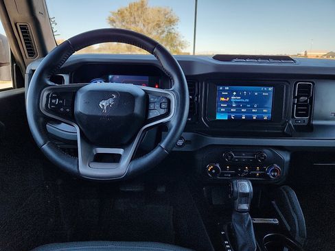 Used 2023 Ford Bronco Big Bend w/ Sasquatch Package image 6