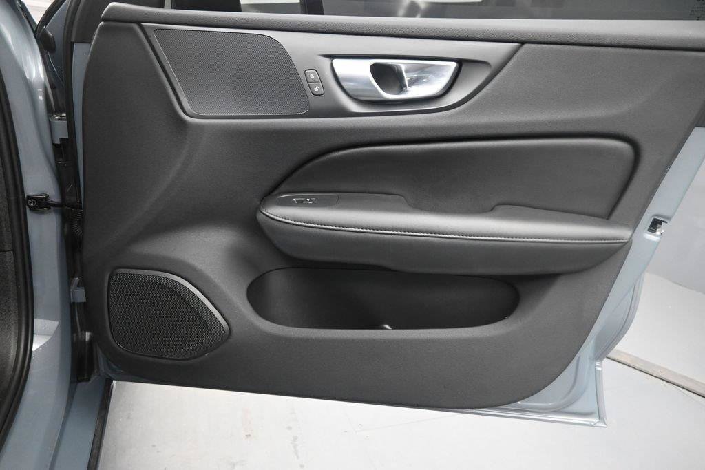 Used 2024 Volvo S60 B5 Core FWD image 28