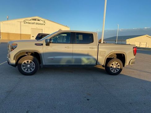 Used 2024 GMC Sierra 1500 AT4 w/ Technology Package image 8