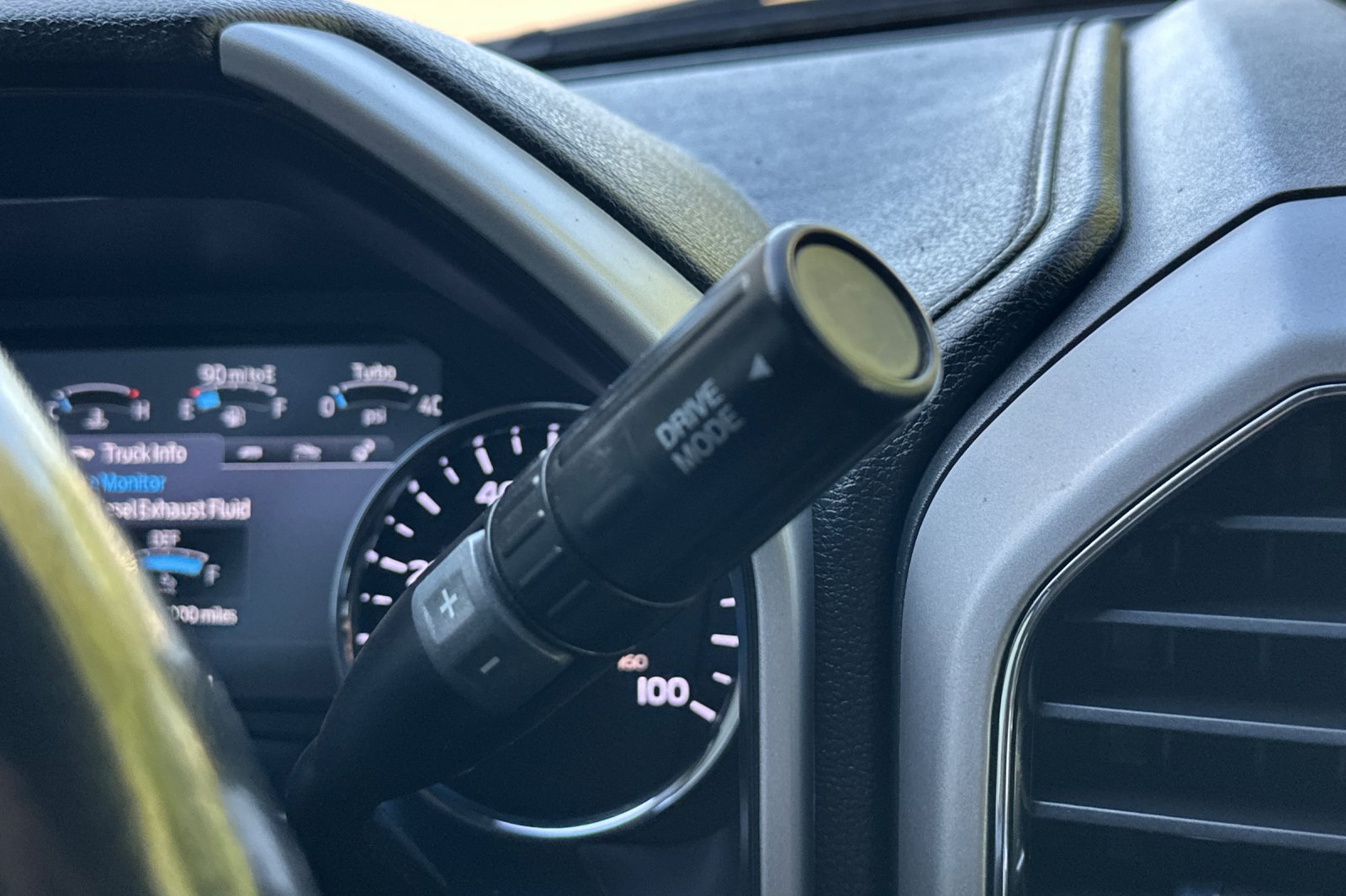 Used 2021 Ford F250 Lariat w/ Lariat Value Package AWD/4WD image 21