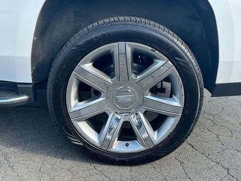 Used 2018 Cadillac Escalade Luxury AWD/4WD image 20