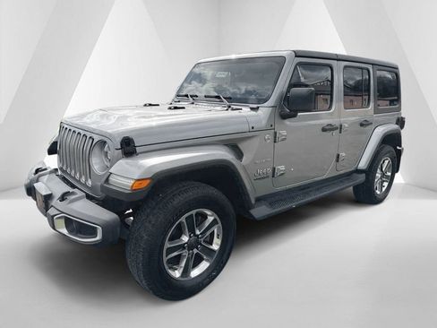 Used 2018 Jeep Wrangler Unlimited Sahara w/ Uconnect 4C Nav & Sound Group AWD/4WD image 3