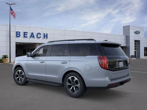 New 2026 Ford Expedition Active image 5