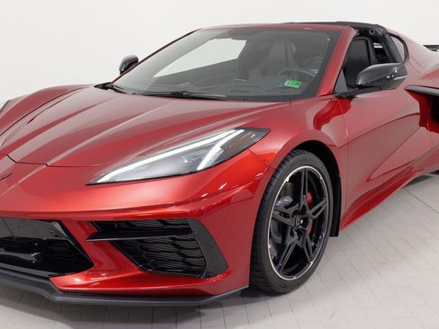 Used 2021 Chevrolet Corvette Stingray w/ Z51 Performance Package image 6
