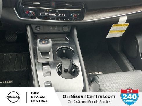 Used 2024 Nissan Rogue Platinum w/ Platinum Premium Package image 21