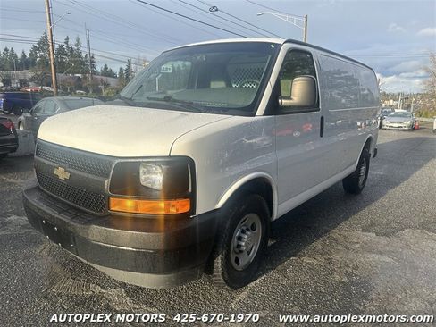 Used 2017 Chevrolet Express 2500 image 3