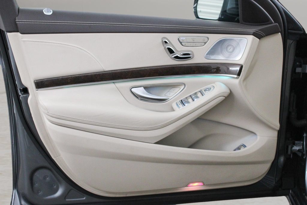 Used 2018 Mercedes-Benz S 560 Sedan image 16