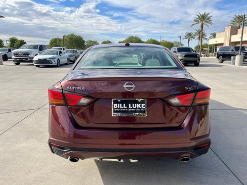Used 2023 Nissan Altima 2.5 SV w/ SV Premium Package FWD image 7
