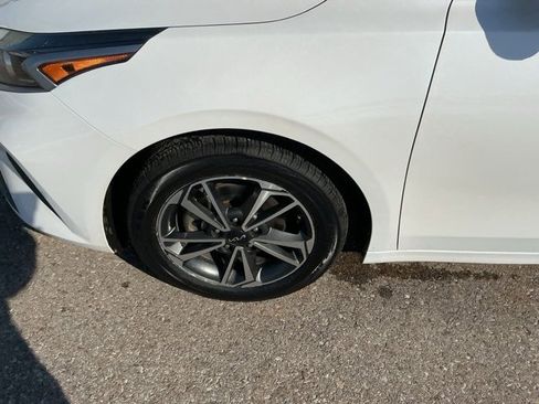 Used 2024 Kia Forte LXS image 9