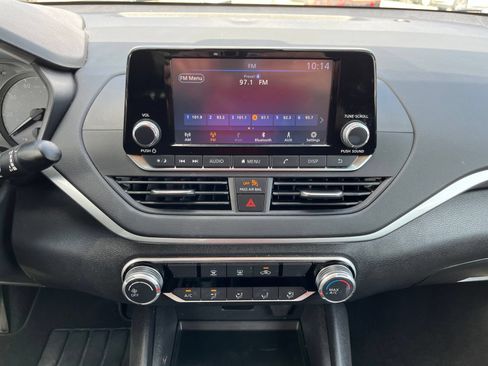 Used 2024 Nissan Altima 2.5 S FWD image 10