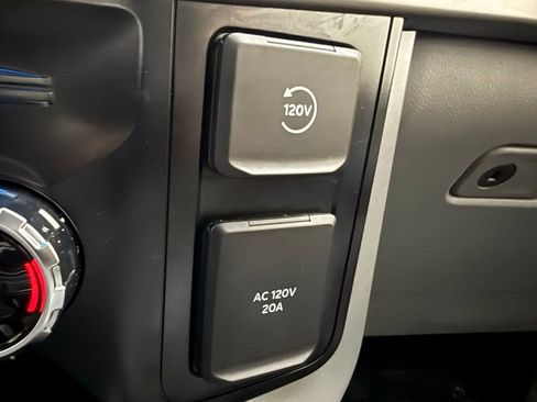 Used 2024 Ford F150 XLT w/ Equipment Group 302A MID image 40