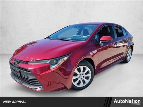 Used 2025 Toyota Corolla LE image 1