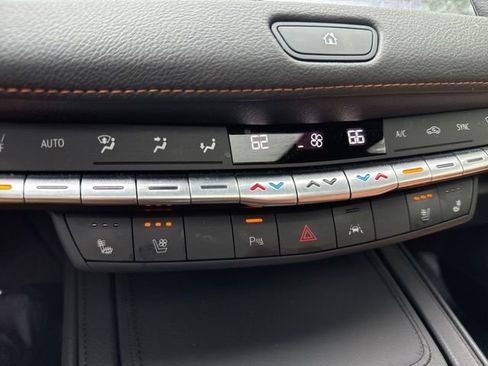 Used 2023 Cadillac XT4 Sport AWD/4WD image 12