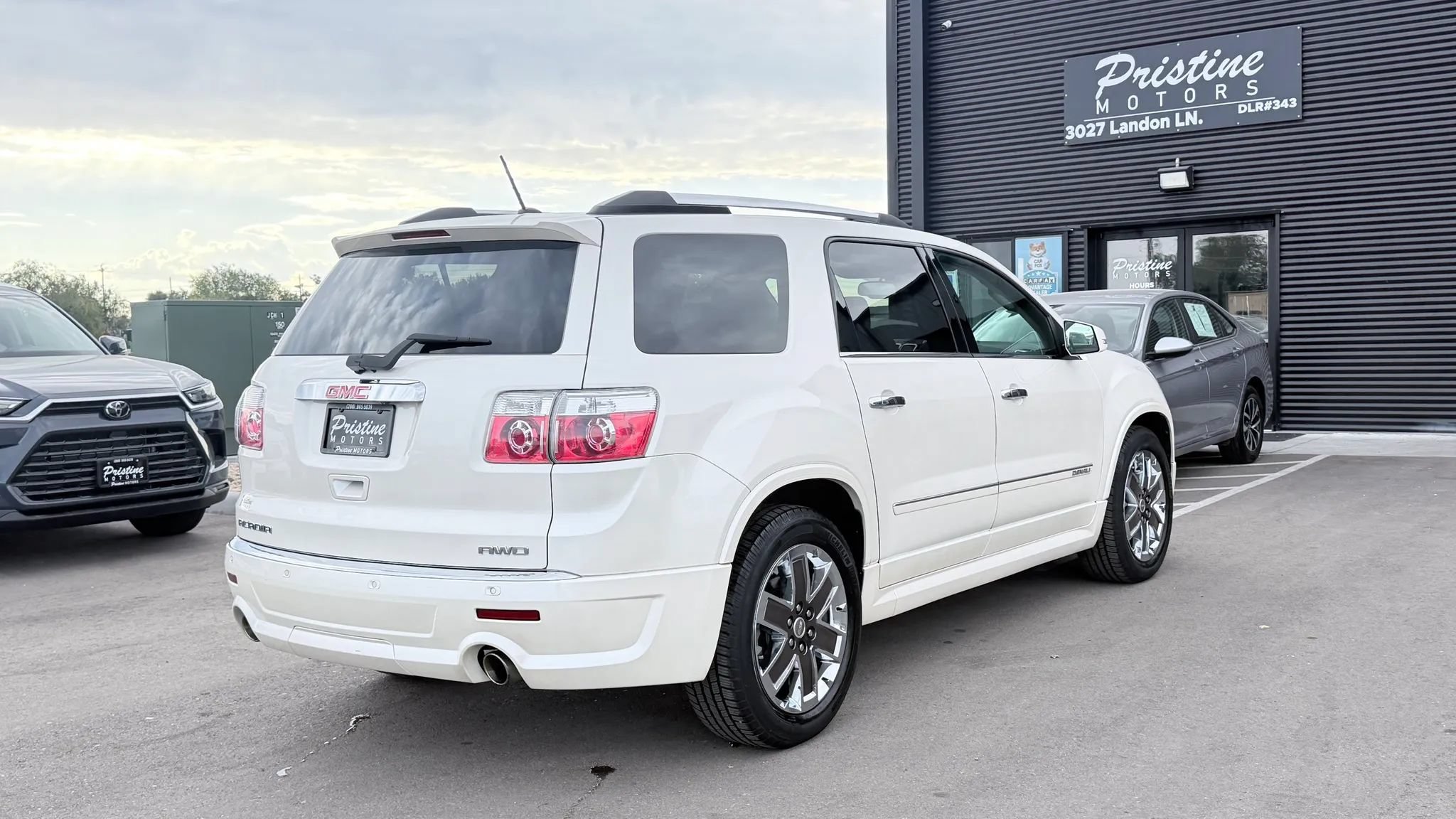 Used 2012 GMC Acadia Denali AWD/4WD image 6