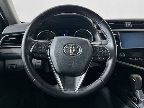 Used 2019 Toyota Camry SE FWD image 18