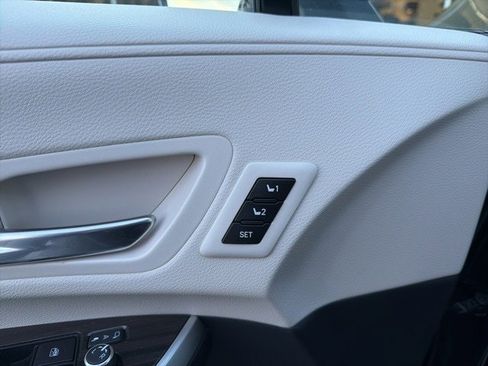 Certified 2023 Toyota Sienna Platinum image 9