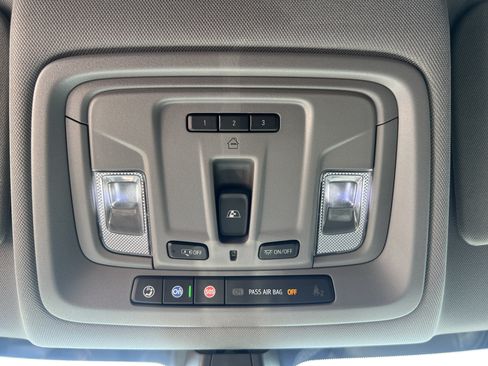 Used 2019 GMC Sierra 1500 SLT w/ SLT Premium Package AWD/4WD image 38