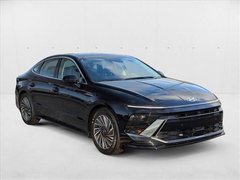 New 2025 Hyundai Sonata Limited image 6