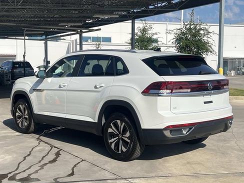 New 2026 Volkswagen Atlas Cross Sport SE image 7