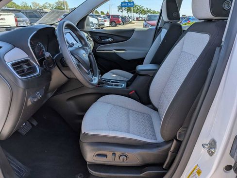 Used 2022 Chevrolet Equinox LS AWD/4WD image 14
