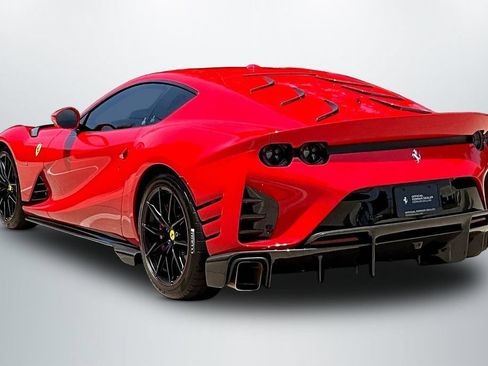 Used 2022 Ferrari 812 Competizione RWD image 5