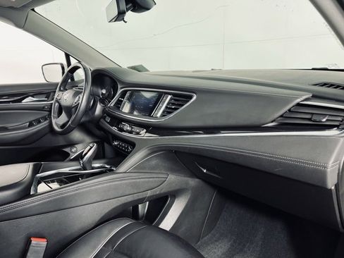 Used 2021 Buick Enclave Avenir image 19