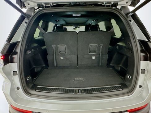 Used 2024 Jeep Grand Cherokee L Limited w/ Luxury Tech Group II image 32