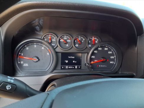 Used 2022 Chevrolet Silverado 2500 Custom w/ Custom Value Package image 12